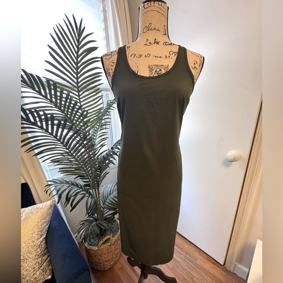 ATHLETA Dress with Pockets - Picture 4 of 10